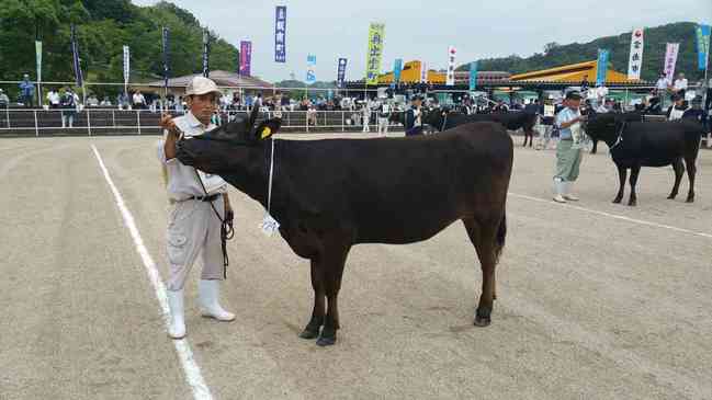 平井信利さんと「ひらめぐみ」号