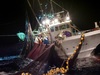 夜の漁船